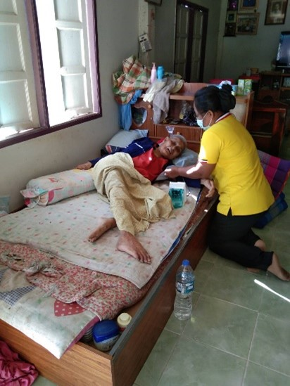 ภาพประชาสัมพันธ์กิจกรรมการปฏิบัติหน้าที่อาสาสมัครบริบาลท้องถิ่นเพื่อดูแลผู้สูงอายุที่มีภาวะพึ่งพิง ขององค์การบริหารส่วนตำบลด่านใน อำเภอด่านขุนทด จังหวัดนครราชสีมา ประจำเดือน พฤศจิกายน 2564
