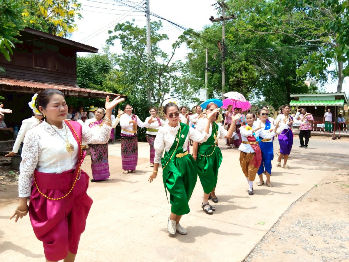โครงการจัดงานประเพณีสงกรานต์และสรงน้ำพระพุทธรูปโบราณ