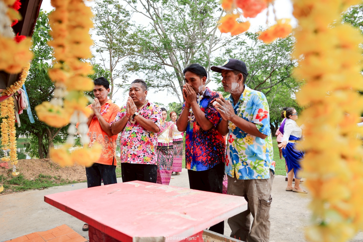 โครงการจัดงานประเพณีสงกรานต์และสรงน้ำพระพุทธรูปโบราณ