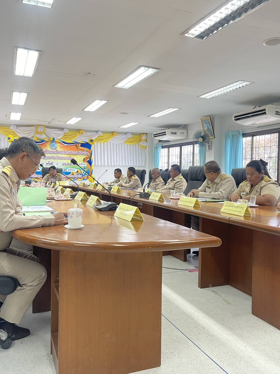 ภาพบรรยากาศการประชุมสภาองค์การบริหารส่วนตำบลด่านในสมัยสามัญ สมัยที่ ๑ ครั้งที่ ๑/๒๕๖๙  วันพฤหัสบดีที่ 26 กุมภาพันธ์ พ.ศ.2569 เวลา 09.30 น. ณ ห้องประชุมสภาองค์การบริหารส่วนตำบลด่านใน