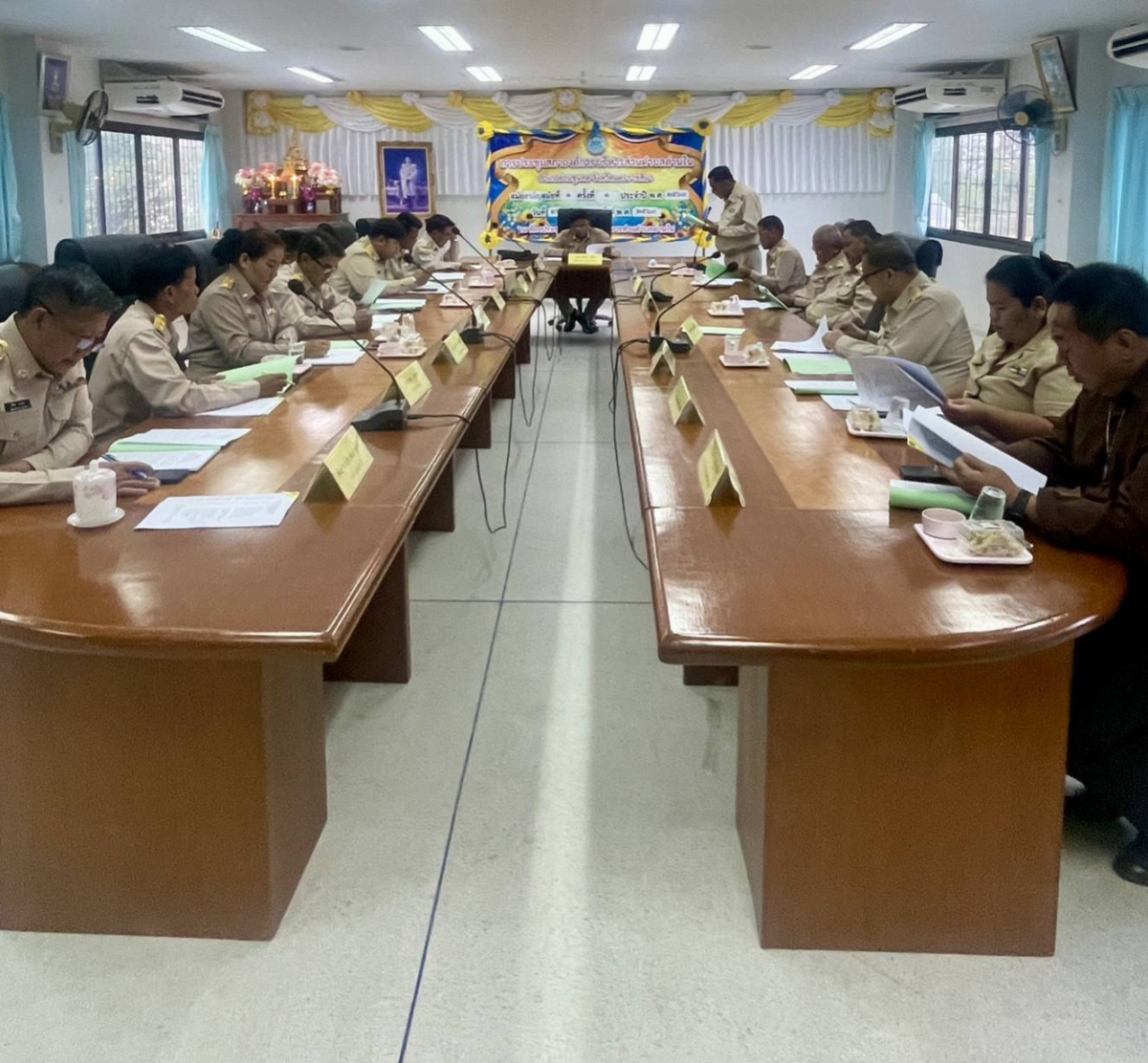 ภาพบรรยากาศการประชุมสภาองค์การบริหารส่วนตำบลด่านในสมัยสามัญ สมัยที่ ๑ ครั้งที่ ๑/๒๕๖๙  วันพฤหัสบดีที่ 26 กุมภาพันธ์ พ.ศ.2569 เวลา 09.30 น. ณ ห้องประชุมสภาองค์การบริหารส่วนตำบลด่านใน