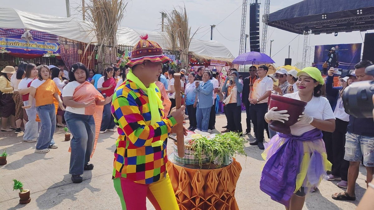 ภาพการประกวดขั่วหมี่ ตำส้มลีลา/น้ำพริก ปลาเผา สะเดาหวาน ในวันที่ 26 กุมภาพันธ์ 2569 ณ เวทีกลางหน้าเทศบาลตำบลด่านขุนทด