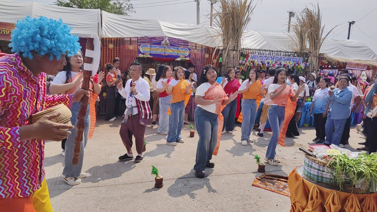 ภาพการประกวดขั่วหมี่ ตำส้มลีลา/น้ำพริก ปลาเผา สะเดาหวาน ในวันที่ 26 กุมภาพันธ์ 2569 ณ เวทีกลางหน้าเทศบาลตำบลด่านขุนทด