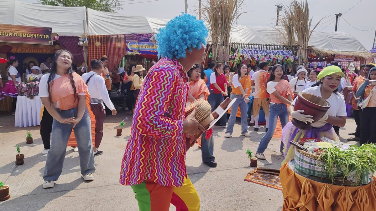 ภาพการประกวดขั่วหมี่ ตำส้มลีลา/น้ำพริก ปลาเผา สะเดาหวาน ในวันที่ 26 กุมภาพันธ์ 2569 ณ เวทีกลางหน้าเทศบาลตำบลด่านขุนทด