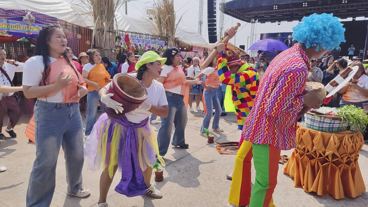 ภาพการประกวดขั่วหมี่ ตำส้มลีลา/น้ำพริก ปลาเผา สะเดาหวาน ในวันที่ 26 กุมภาพันธ์ 2569 ณ เวทีกลางหน้าเทศบาลตำบลด่านขุนทด